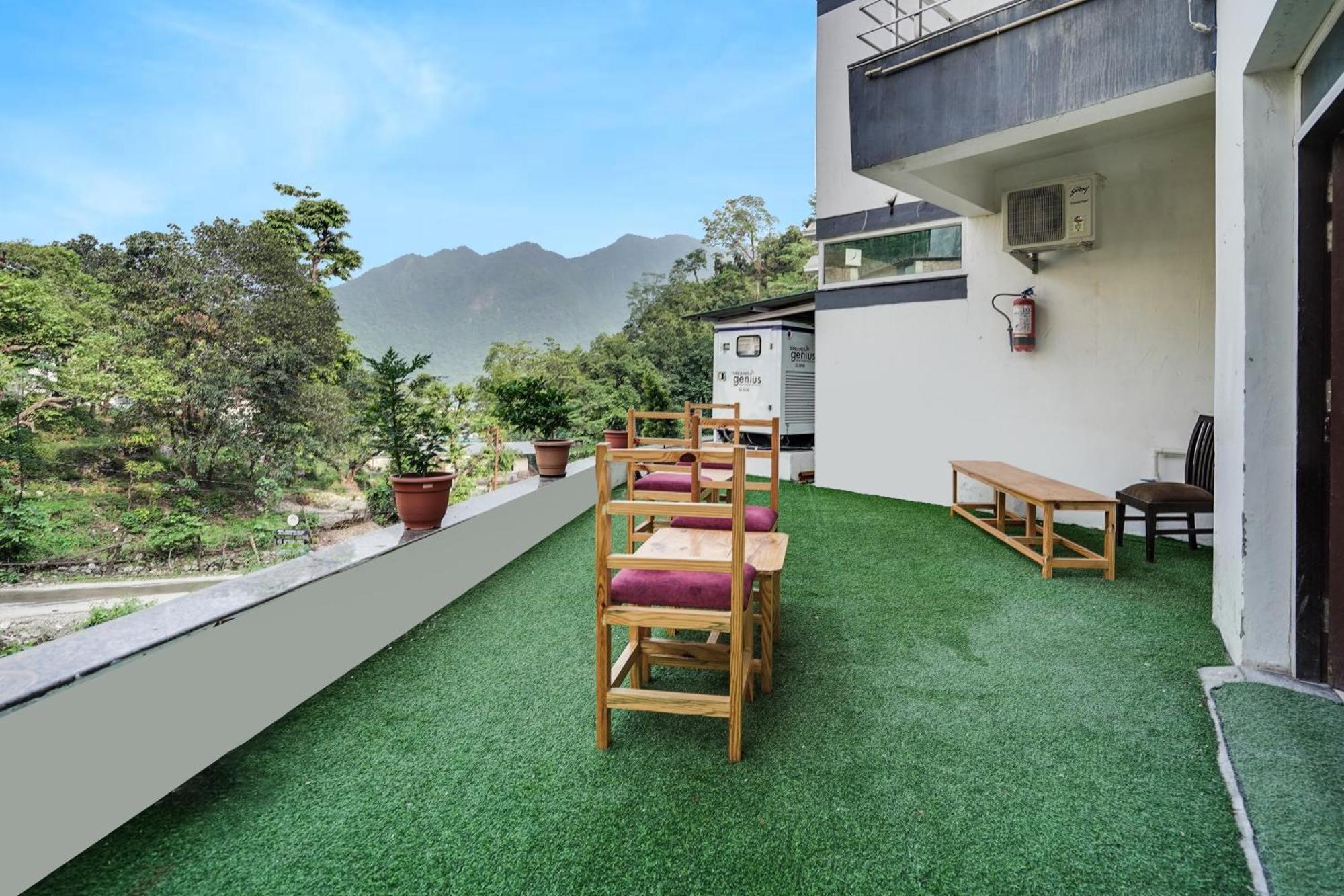 Super Townhouse Tapovan Екстериор снимка