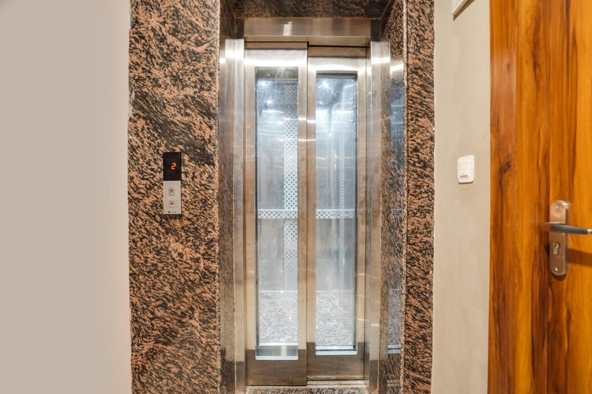 Super Townhouse Tapovan Екстериор снимка